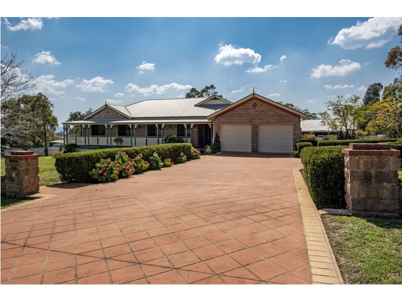 2A Maureen Court, Cotswold Hills QLD 4350