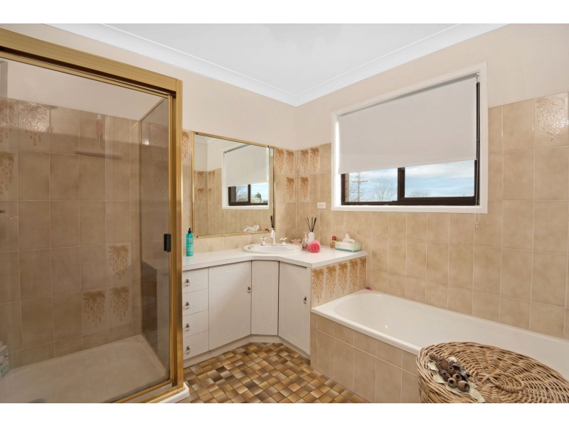 5 Hibiscus Drive, Centenary Heights QLD 4350