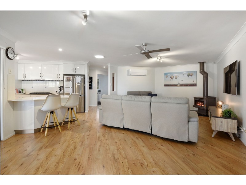 3 Howard Street, Middle Ridge QLD 4350