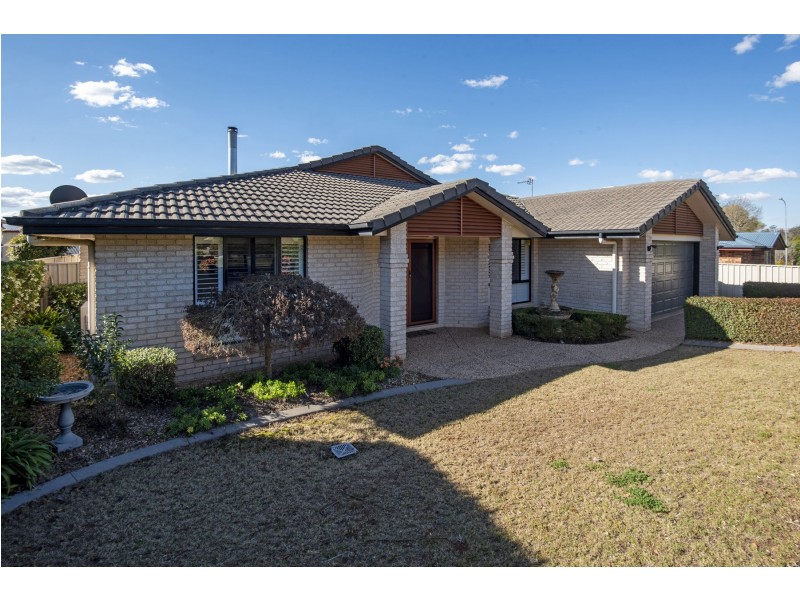 3 Howard Street, Middle Ridge QLD 4350