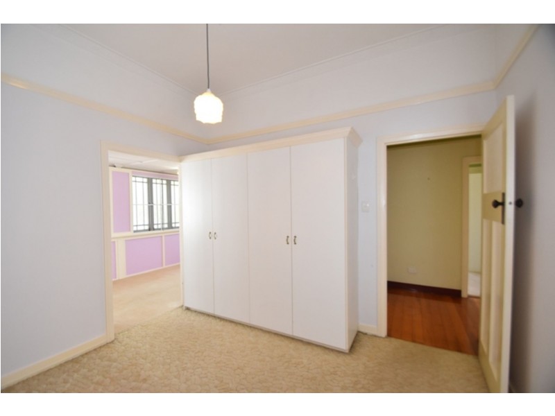 10 Clark Street, South Toowoomba QLD 4350