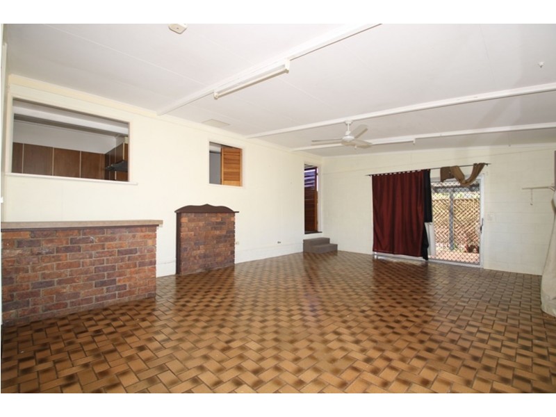 12 Butt Street, Harristown QLD 4350
