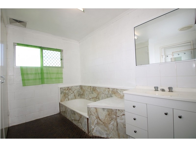 12 Butt Street, Harristown QLD 4350