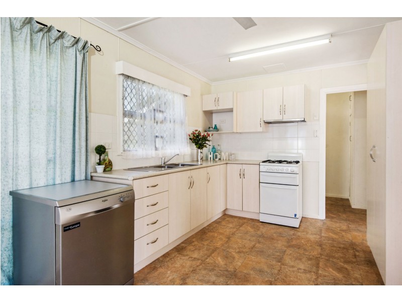 312 Alderley Street, Kearneys Spring QLD 4350