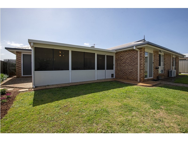 12 Connole Court, Kearneys Spring QLD 4350