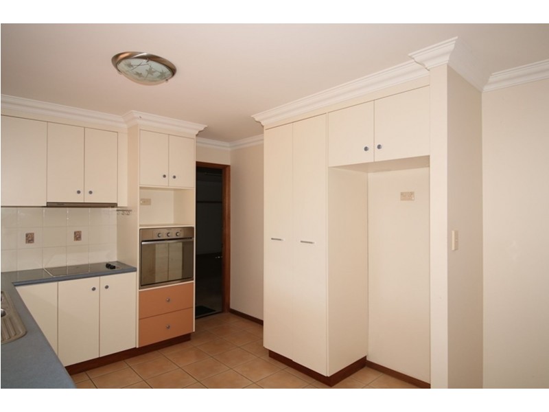 17 Prime Minister Drive, Middle Ridge QLD 4350