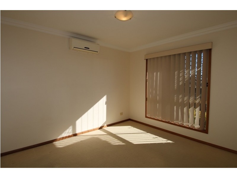 17 Prime Minister Drive, Middle Ridge QLD 4350
