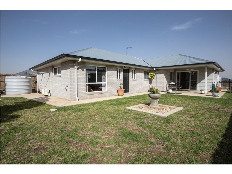 66 Magpie Drive, Cambooya QLD 4358