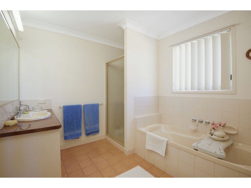 16 Lee Court, Crows Nest QLD 4355