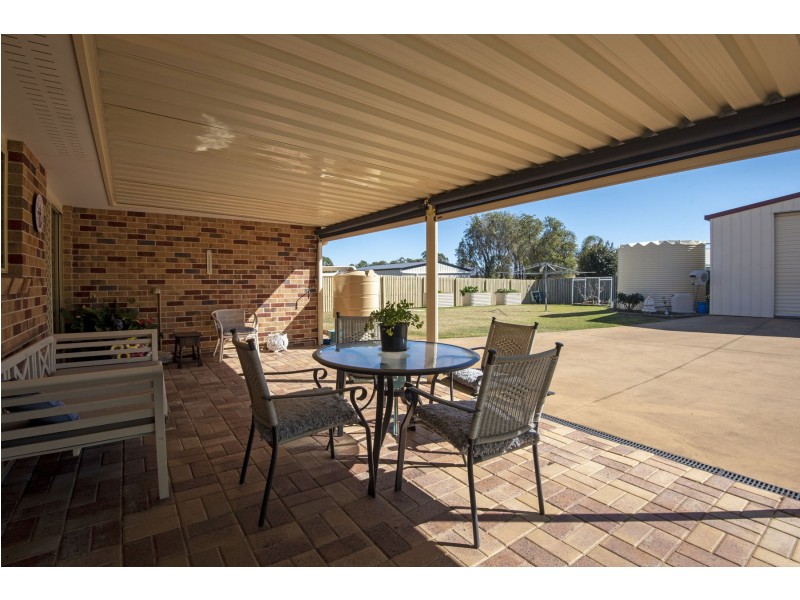 16 Lee Court, Crows Nest QLD 4355