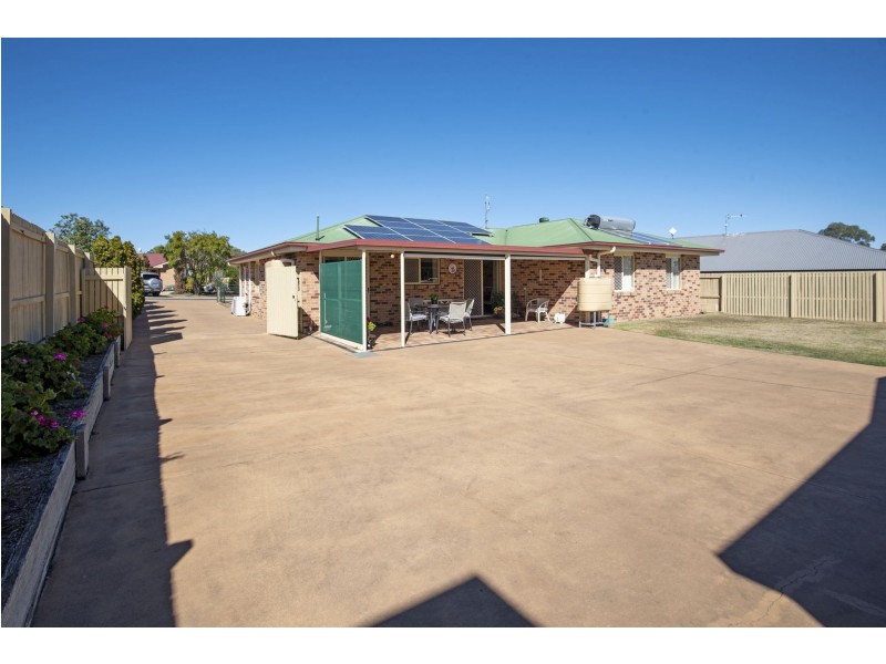 16 Lee Court, Crows Nest QLD 4355