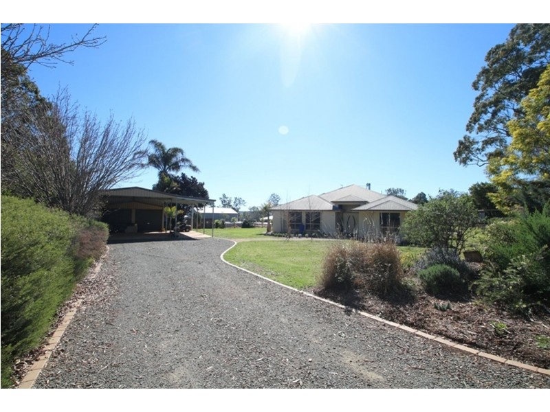 12 Kennedy Street, Cabarlah QLD 4352