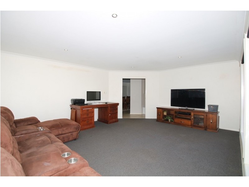 12 Kennedy Street, Cabarlah QLD 4352