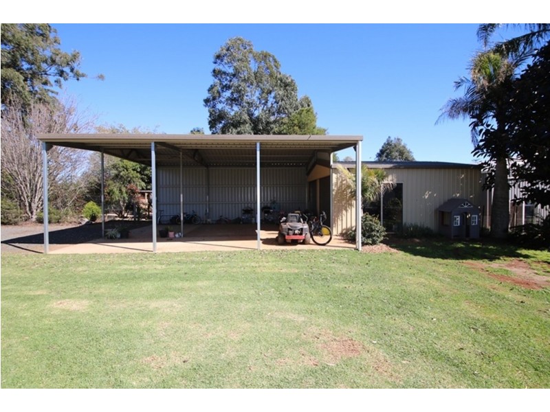 12 Kennedy Street, Cabarlah QLD 4352