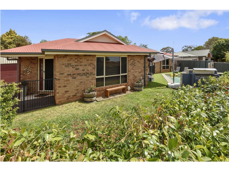 28 Sweetapple Crescent, Centenary Heights QLD 4350