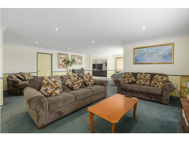 28 Sweetapple Crescent, Centenary Heights QLD 4350