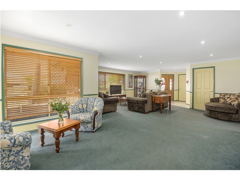 28 Sweetapple Crescent, Centenary Heights QLD 4350