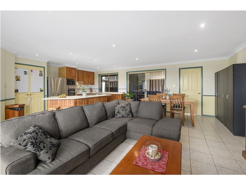 28 Sweetapple Crescent, Centenary Heights QLD 4350