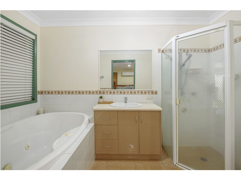 28 Sweetapple Crescent, Centenary Heights QLD 4350