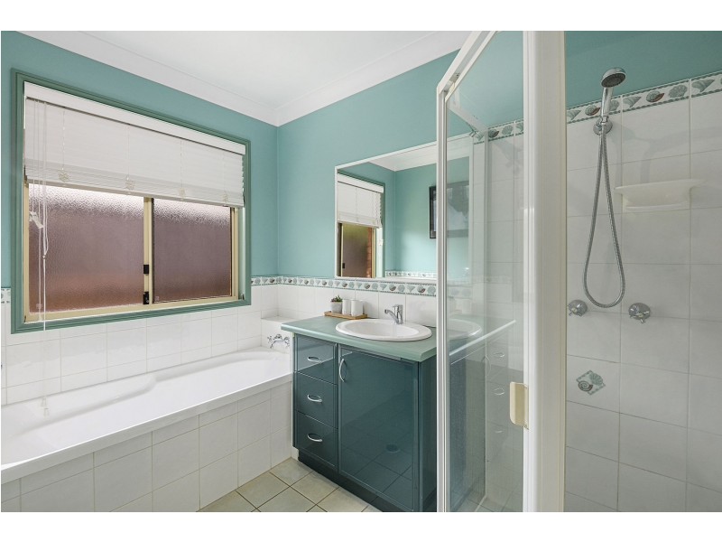 28 Sweetapple Crescent, Centenary Heights QLD 4350