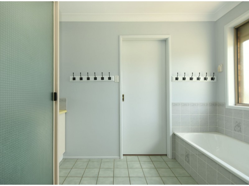 534 South Street, Glenvale QLD 4350