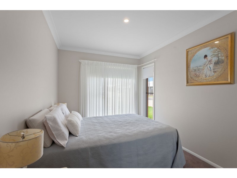 57 Calypso Crescent, Middle Ridge QLD 4350
