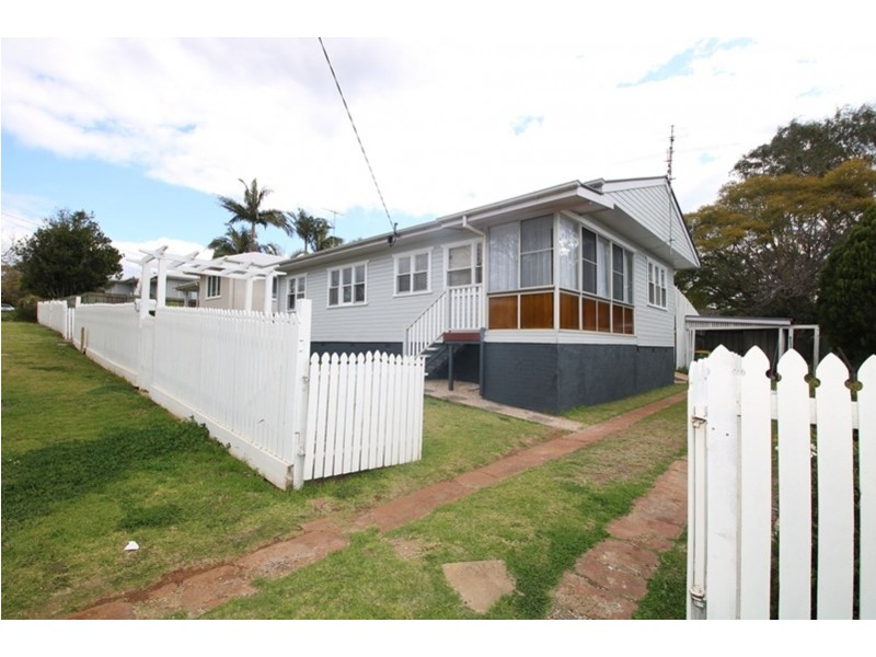 5 Dodd Street, Newtown QLD 4350