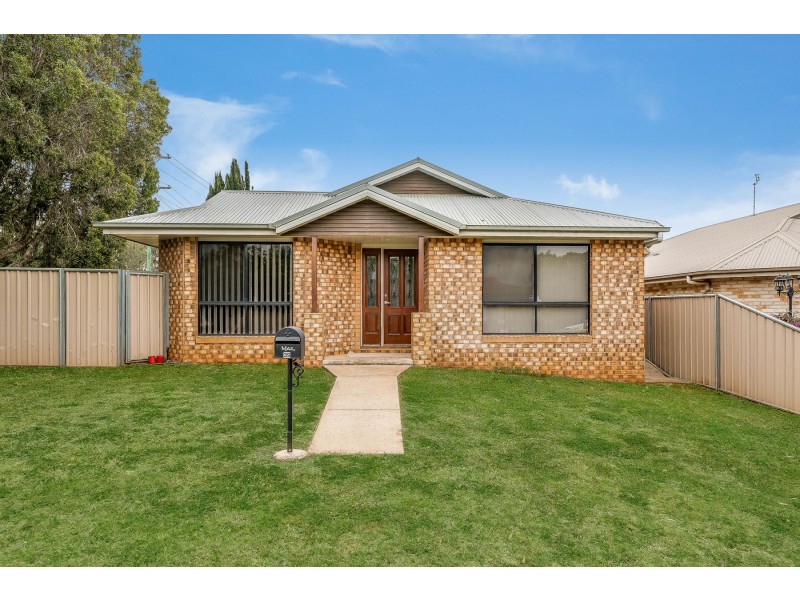 39 Cathro Street, Rockville QLD 4350