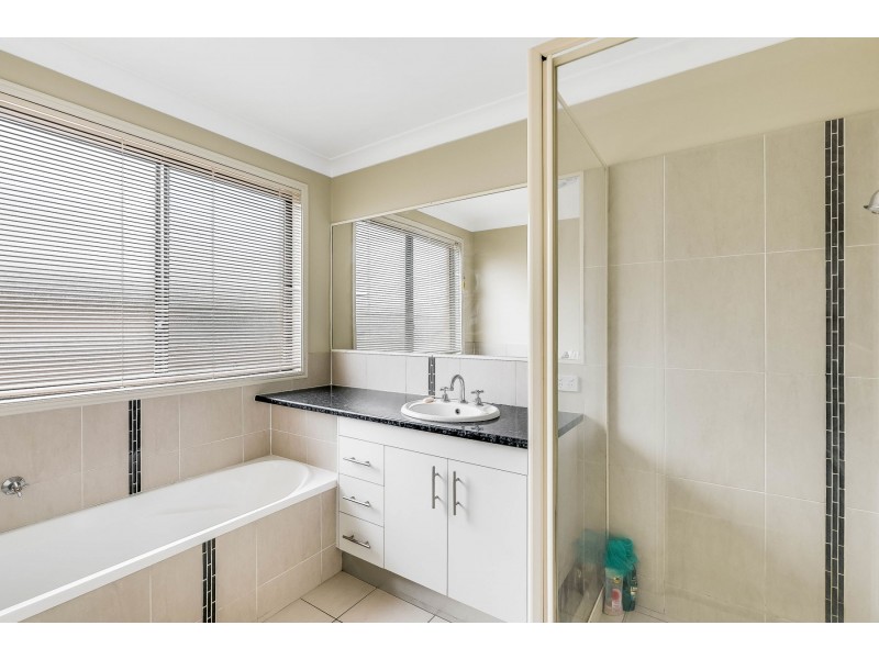 39 Cathro Street, Rockville QLD 4350