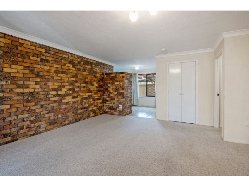 2/11 Belcher Drive, Glenvale QLD 4350