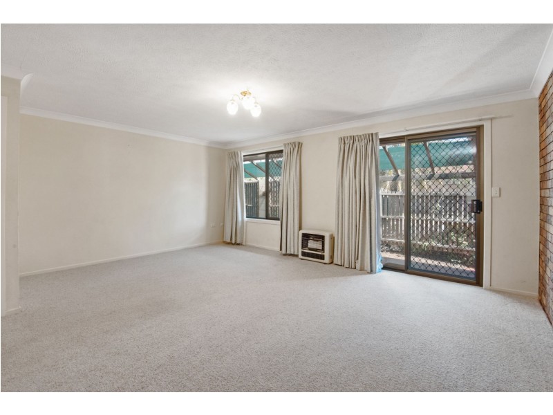 2/11 Belcher Drive, Glenvale QLD 4350