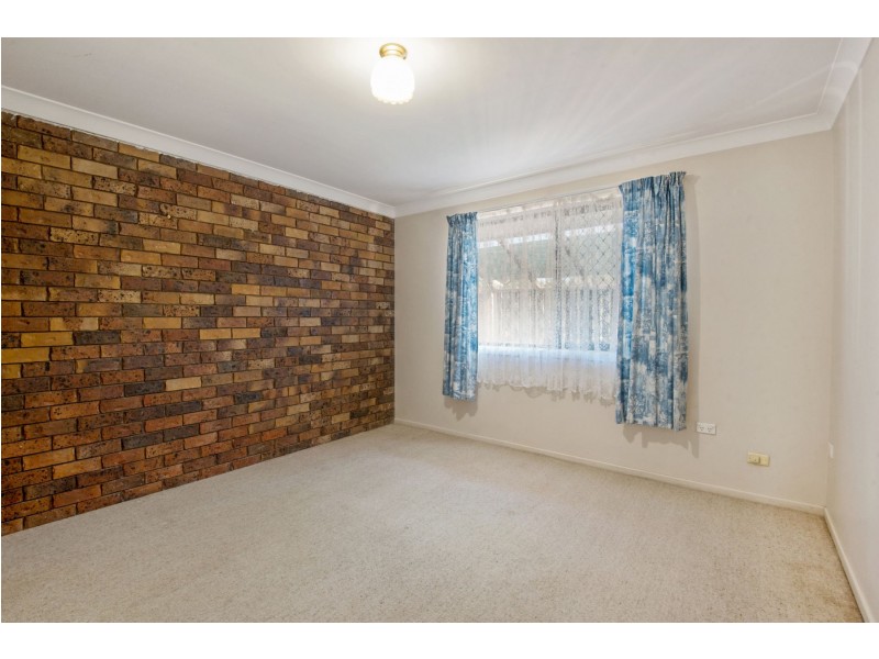 2/11 Belcher Drive, Glenvale QLD 4350