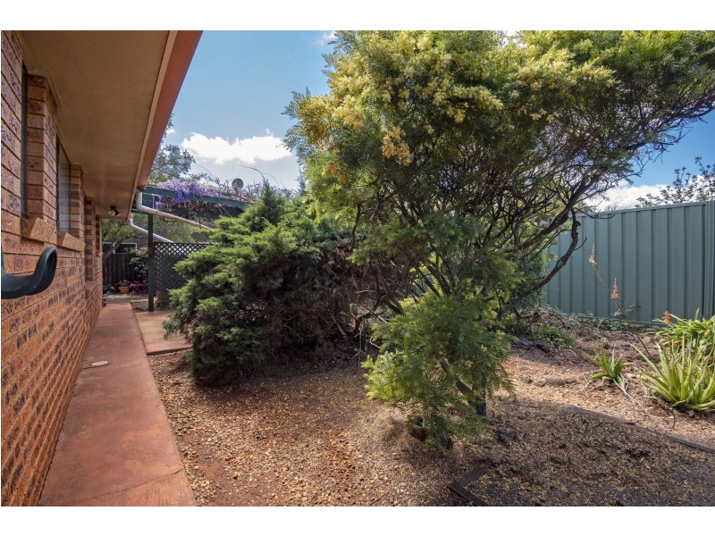 2/11 Belcher Drive, Glenvale QLD 4350