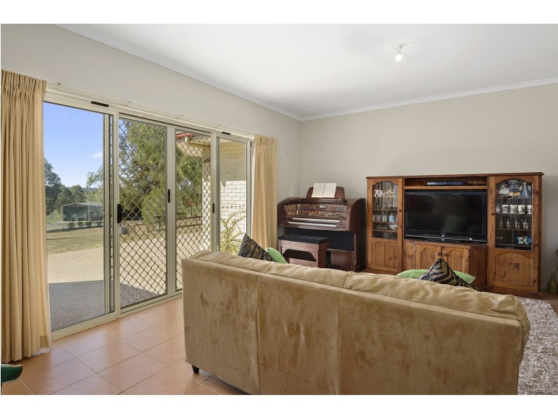 7 Clifford Street, Meringandan West QLD 4352