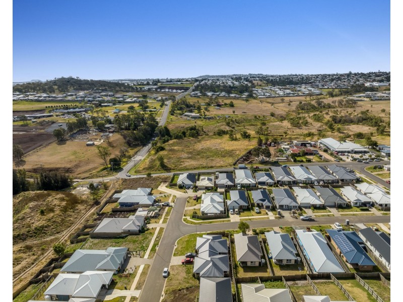 2/21 McInnes Crescent, Glenvale QLD 4350