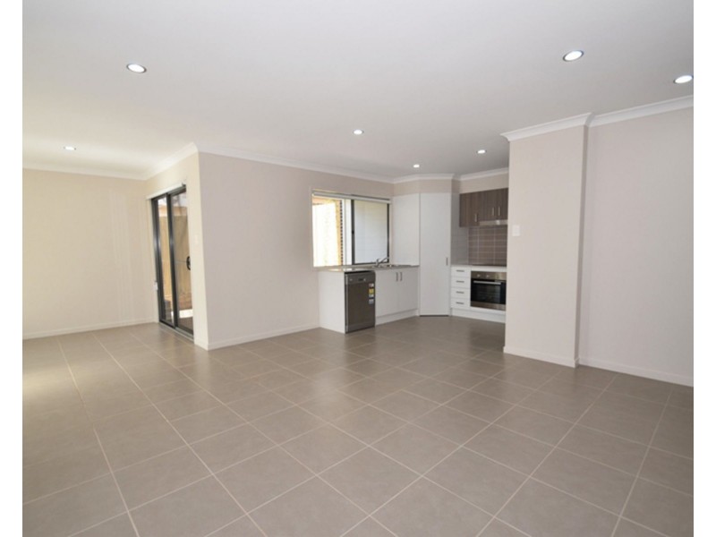 1/28 Swallow Court, Newtown QLD 4350