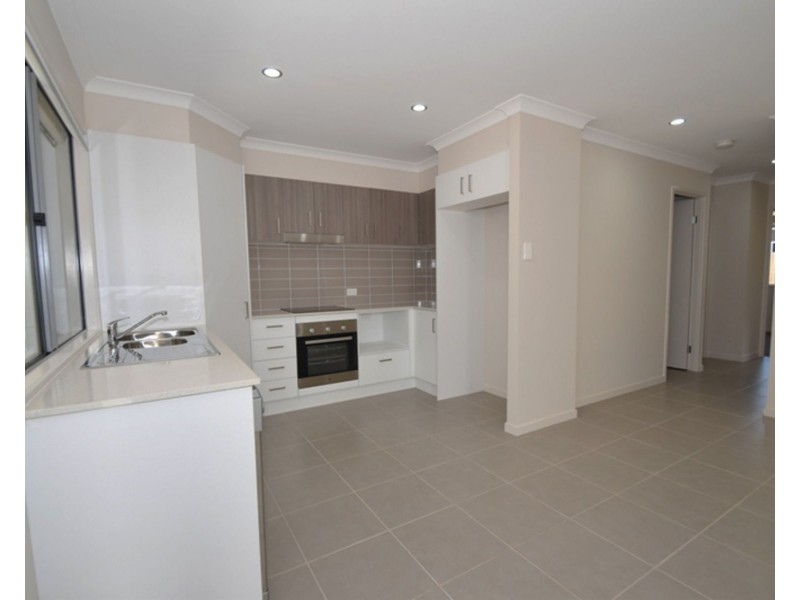 1/28 Swallow Court, Newtown QLD 4350