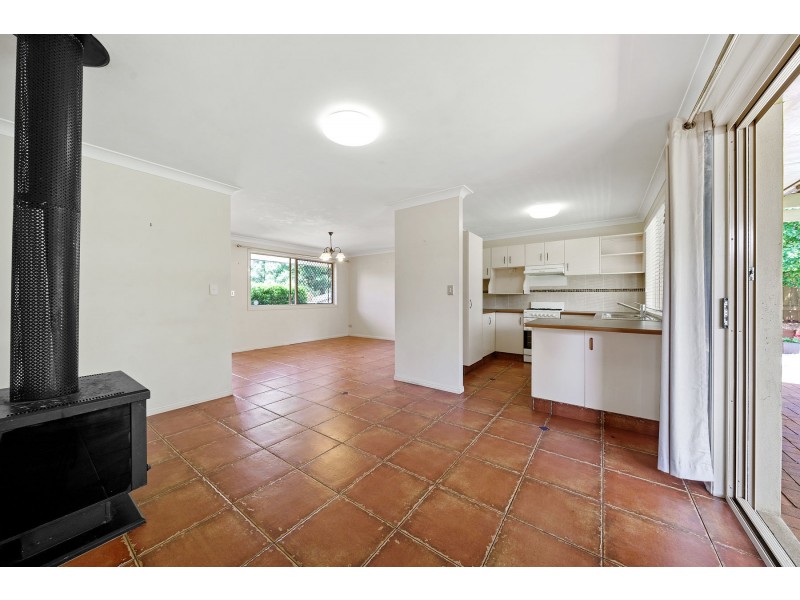 33 Seppelt Street, Wilsonton Heights QLD 4350