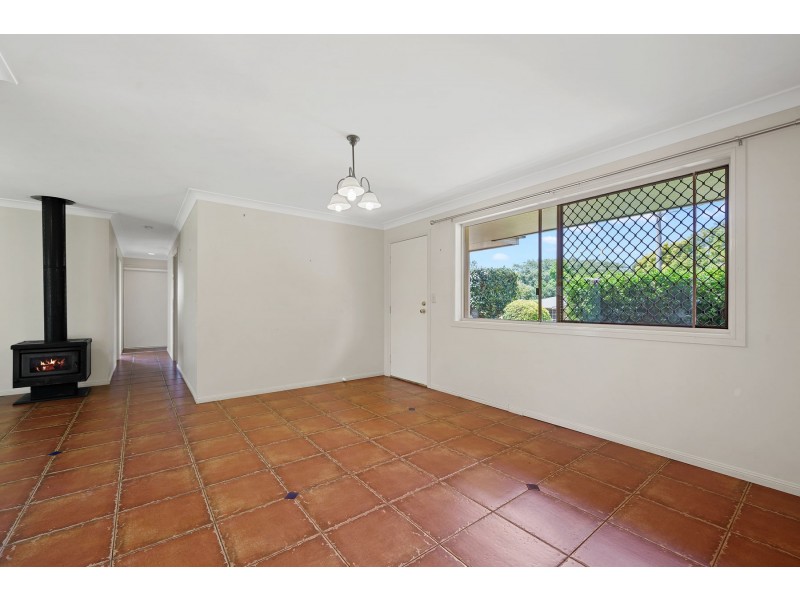 33 Seppelt Street, Wilsonton Heights QLD 4350