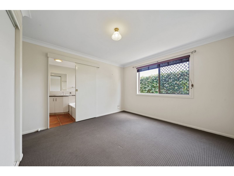 33 Seppelt Street, Wilsonton Heights QLD 4350