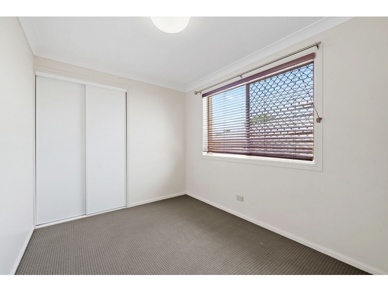 33 Seppelt Street, Wilsonton Heights QLD 4350