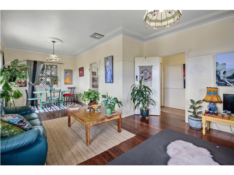 296 South Street, Harristown QLD 4350