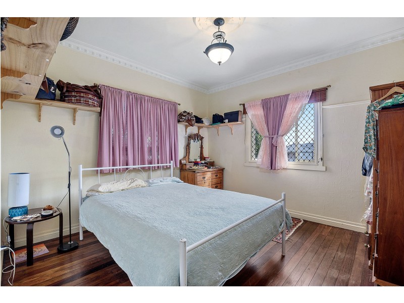 296 South Street, Harristown QLD 4350