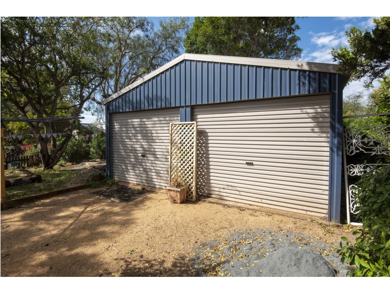 296 South Street, Harristown QLD 4350