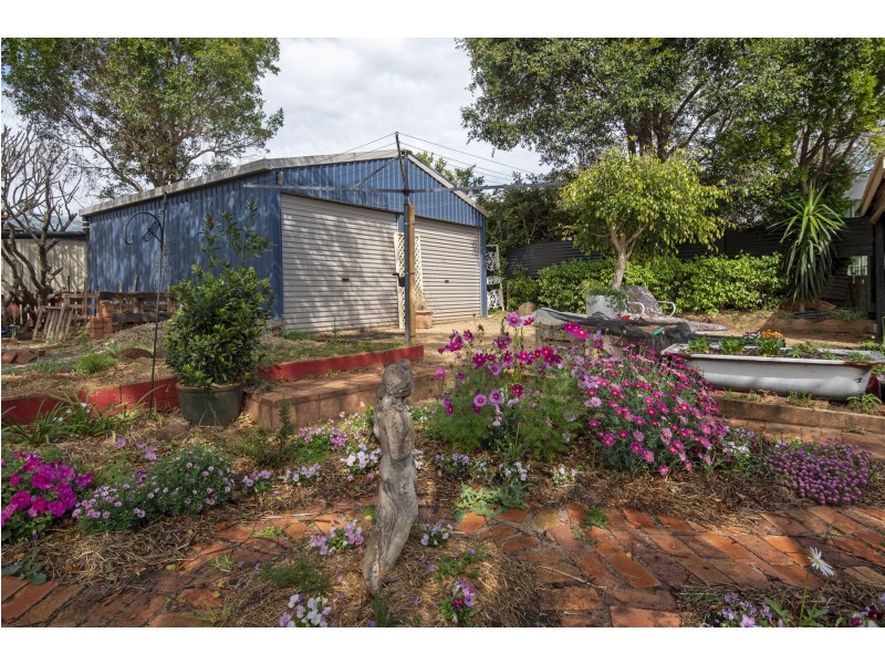 296 South Street, Harristown QLD 4350