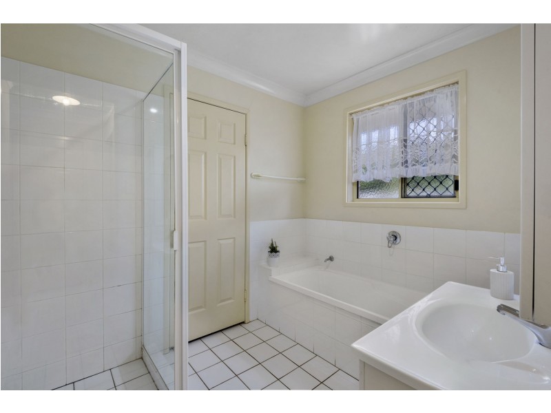 4 Kirralee Court, Westbrook QLD 4350