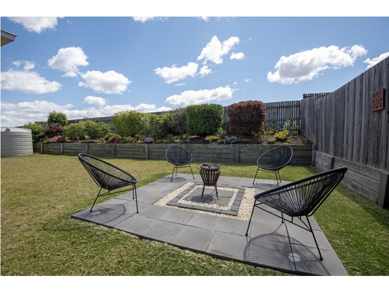 15 Barambah Street, Glenvale QLD 4350