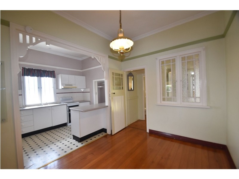 10 Clark Street, South Toowoomba QLD 4350