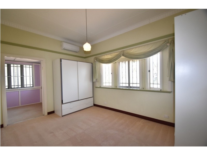 10 Clark Street, South Toowoomba QLD 4350