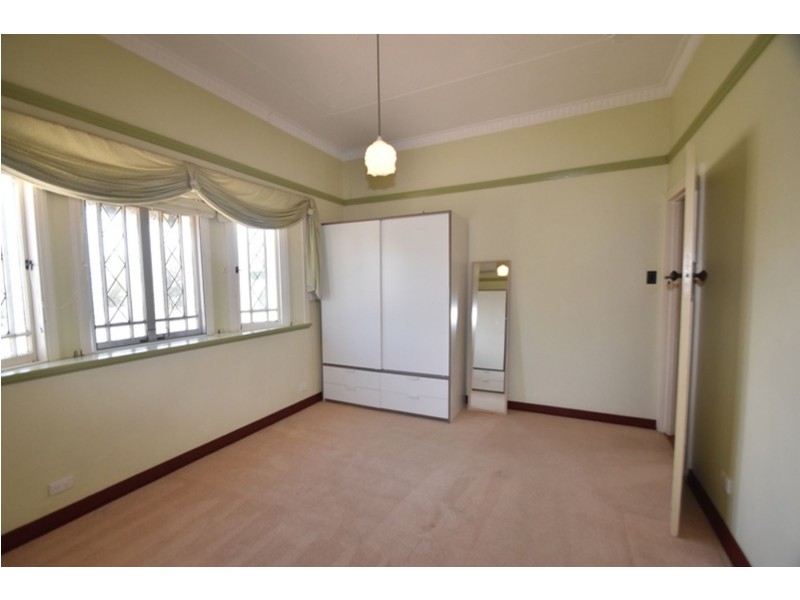 10 Clark Street, South Toowoomba QLD 4350